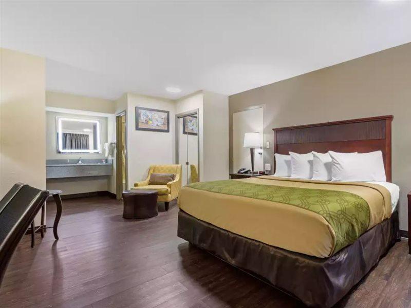 Econo Lodge Augusta, Downtown Екстериор снимка