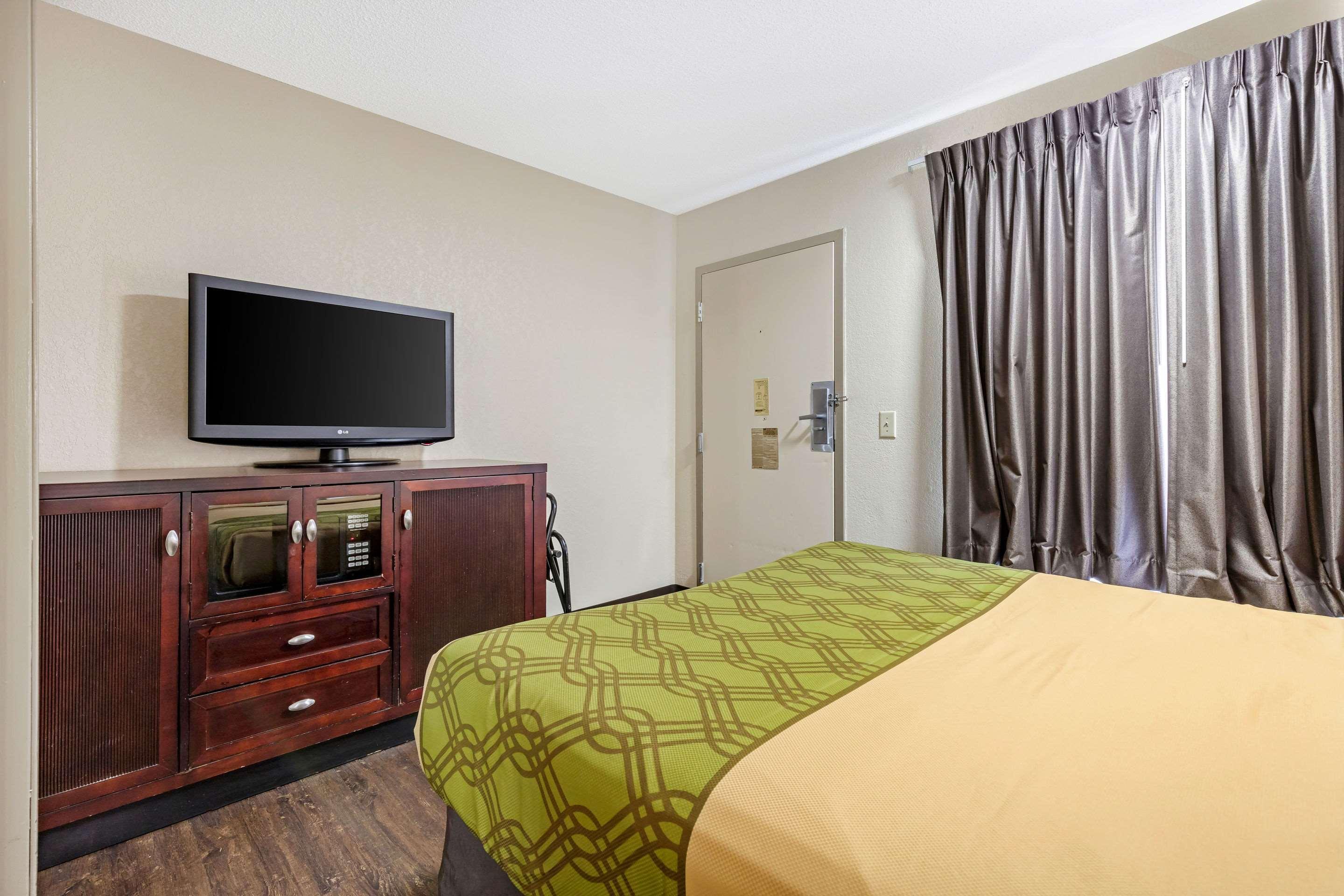 Econo Lodge Augusta, Downtown Екстериор снимка