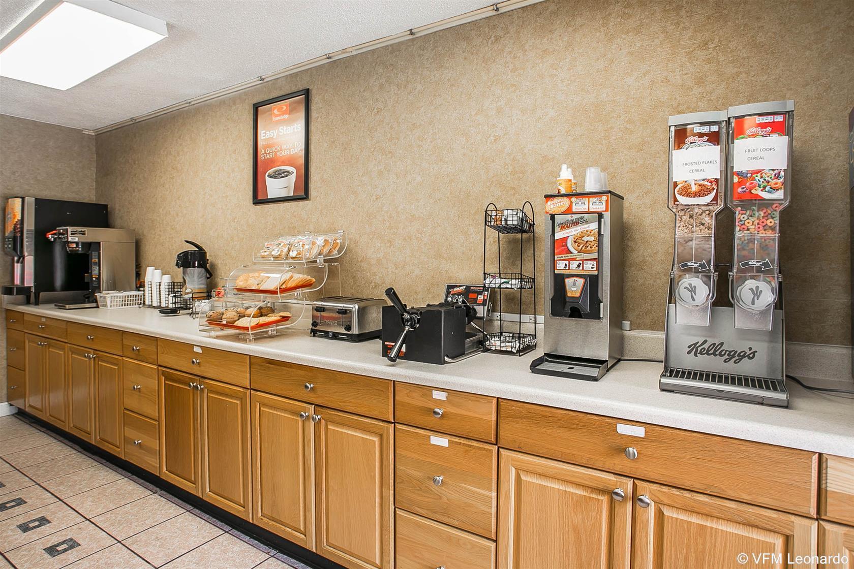 Econo Lodge Augusta, Downtown Екстериор снимка