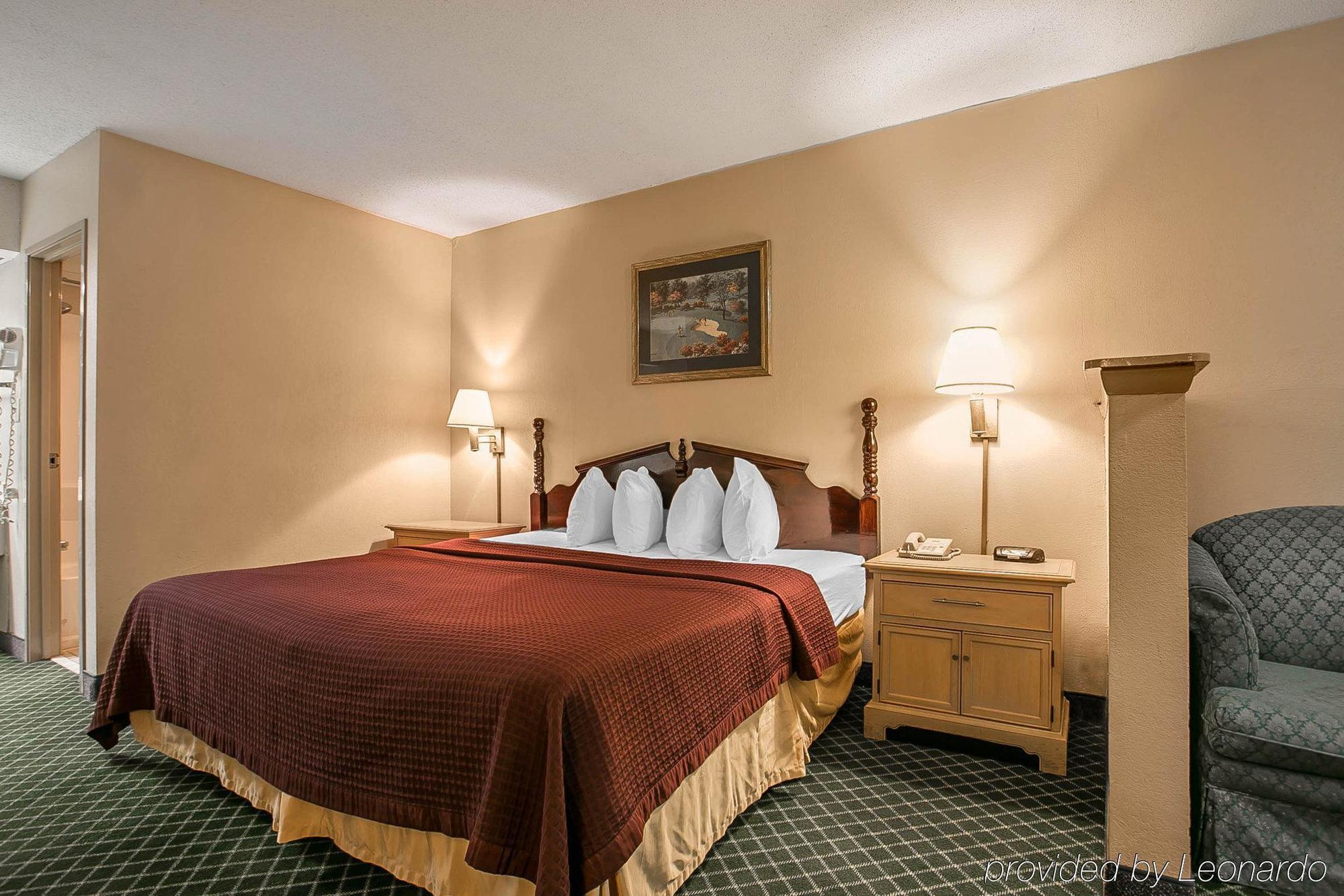 Econo Lodge Augusta, Downtown Екстериор снимка