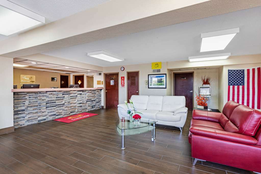 Econo Lodge Augusta, Downtown Интериор снимка